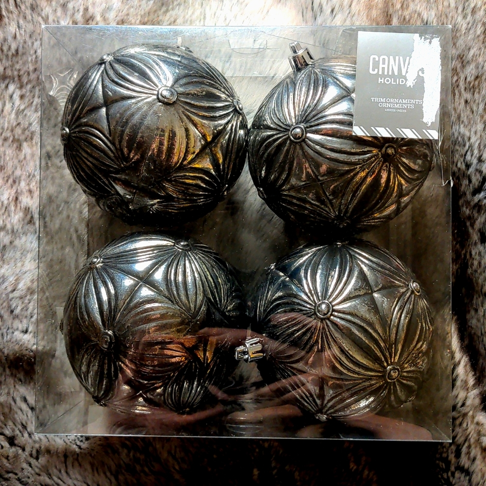 NEW Four Antiqued Christmas Ornaments